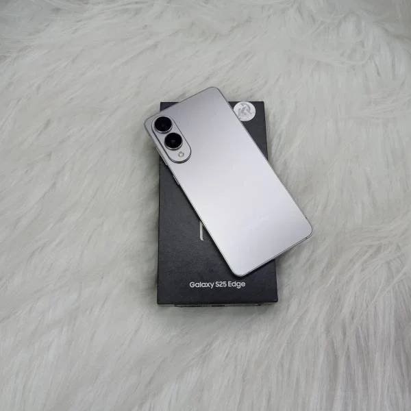 Pre-owned Indian Samsung Galaxy S25 Edge 12+512GB Titanium Silver 20/06/2026 Hover